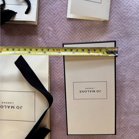 New Jo Malone Gift Set - box, two bags, two ribbons, perfume sample - Picture 3 of 16